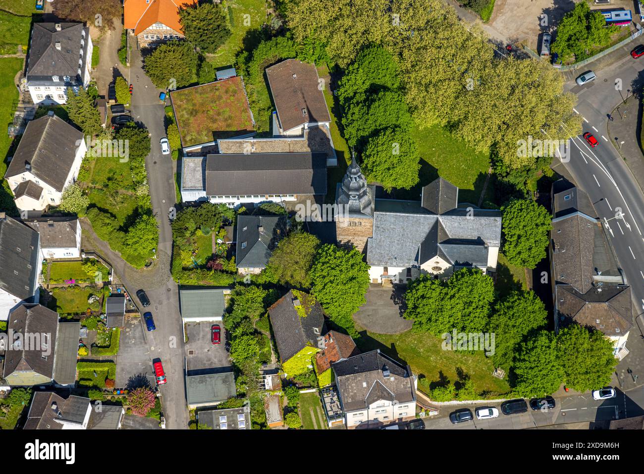 Vue aérienne, Elseyer Lutheran Church, quartier résidentiel, Hohenlimburg, Hagen, région de la Ruhr, Rhénanie du Nord-Westphalie, Allemagne, photo aérienne, LUT évangélique Banque D'Images