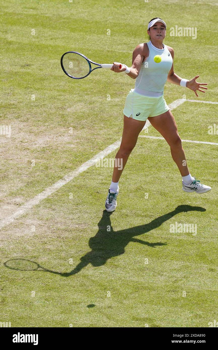 Caroline Dolehide en action contre Yulia Putintseva dans leur match en simple féminin le septième jour du Rothesay Classic à Edgbaston Priory Club, Birmingham. Date de la photo : vendredi 21 juin 2024. Banque D'Images