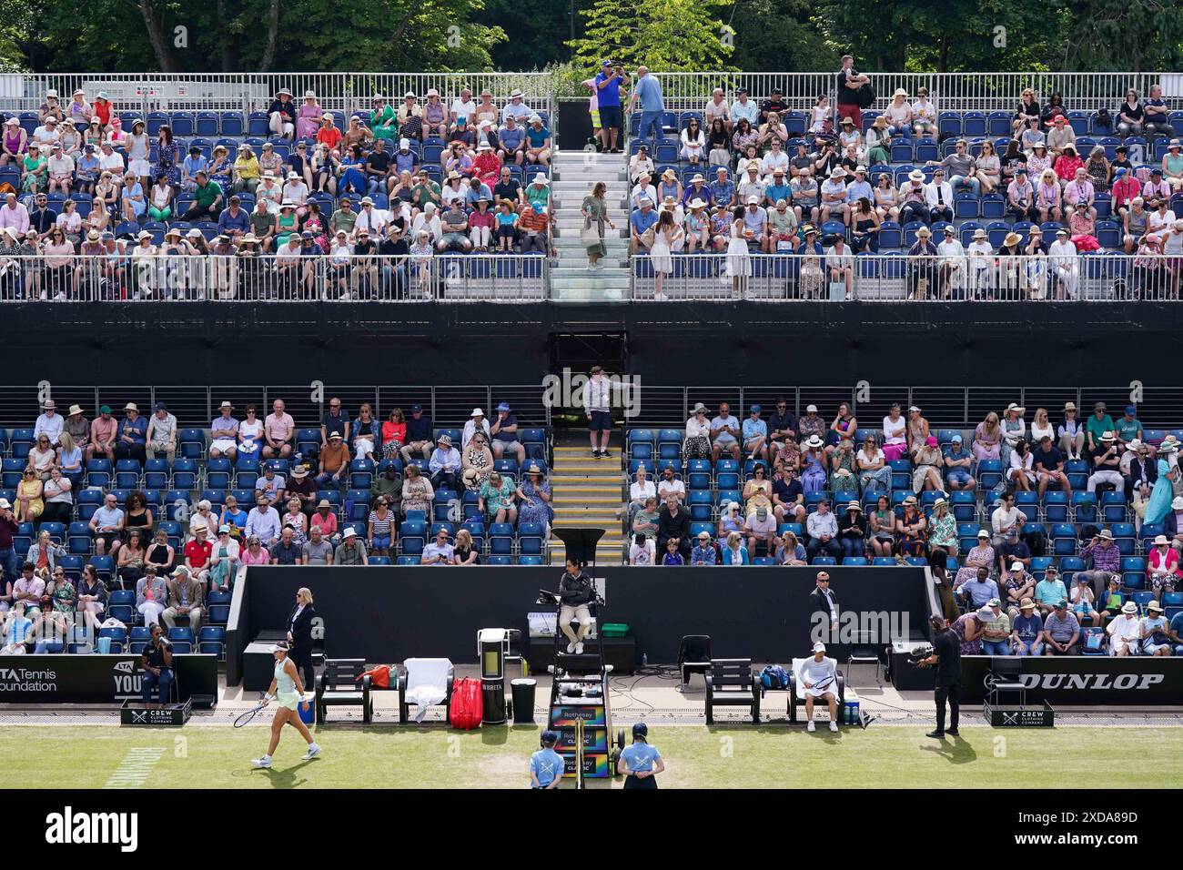 Une vue générale du court central Ann Jones et du match en simple féminin entre Yulia Putintseva et Caroline Dolehide, le septième jour du Rothesay Classic au Edgbaston Priory Club, Birmingham. Date de la photo : vendredi 21 juin 2024. Banque D'Images