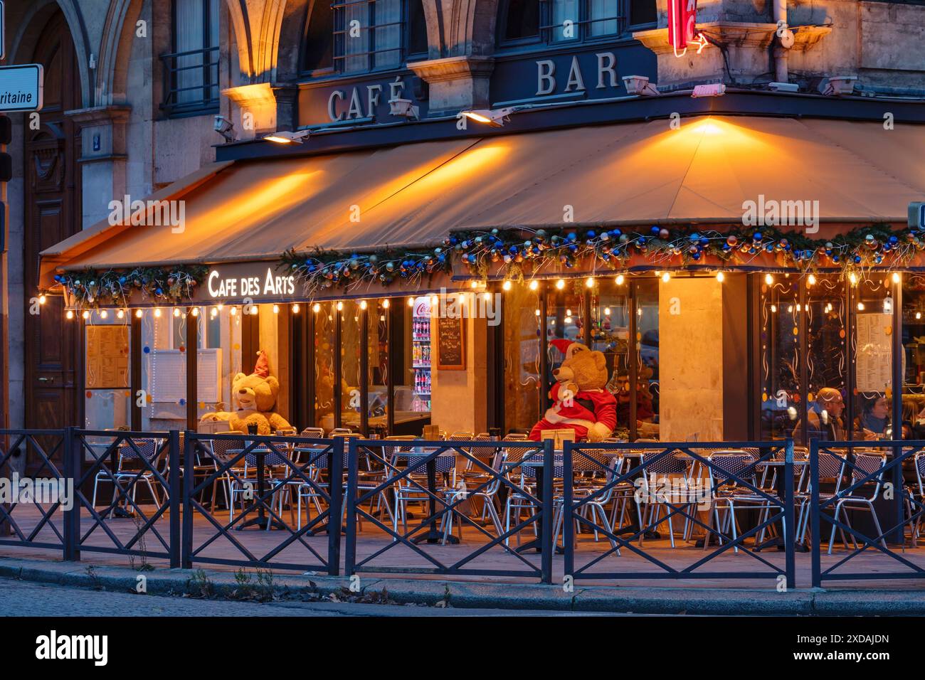 Café des Arts sur le Quai de Louvre, Louvre, Paris, Ile de France, France, Paris, Ile de France, France Banque D'Images