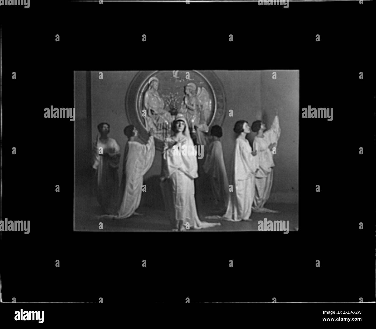 Guthrie danseurs dans l'église de marque. Collection de photographies Genthe. Banque D'Images