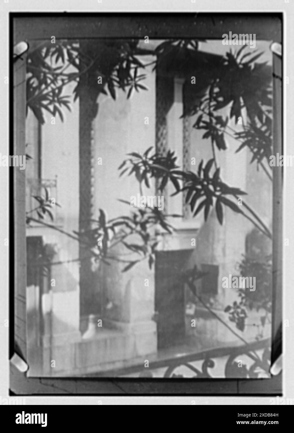 Armurerie vue d'un balcon en face, la Nouvelle-Orléans. Collection de photographies Genthe. Banque D'Images