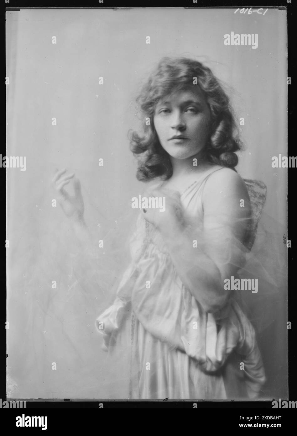 Murray, Mae, Miss, portrait. Collection de photographies Genthe. Banque D'Images