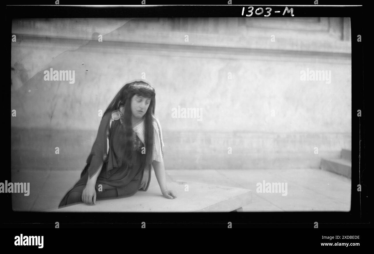 Production théâtrale avec Margaret Anglin et d'autres. Collection de photographies Genthe. Banque D'Images