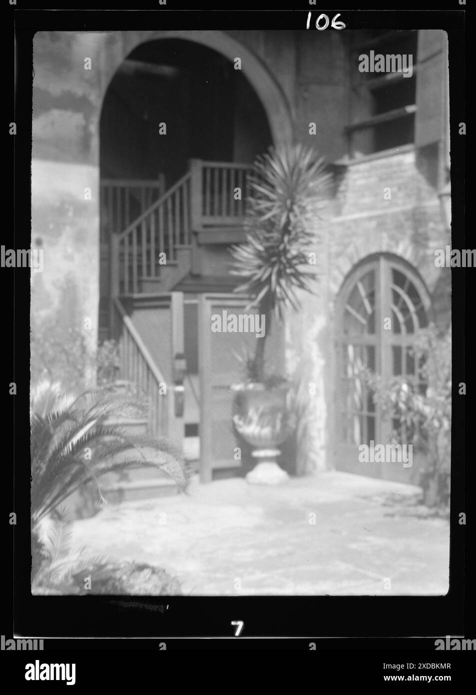 Patio restauré (Arts and Crafts Building), Nouvelle-Orléans. Collection de photographies Genthe. Banque D'Images