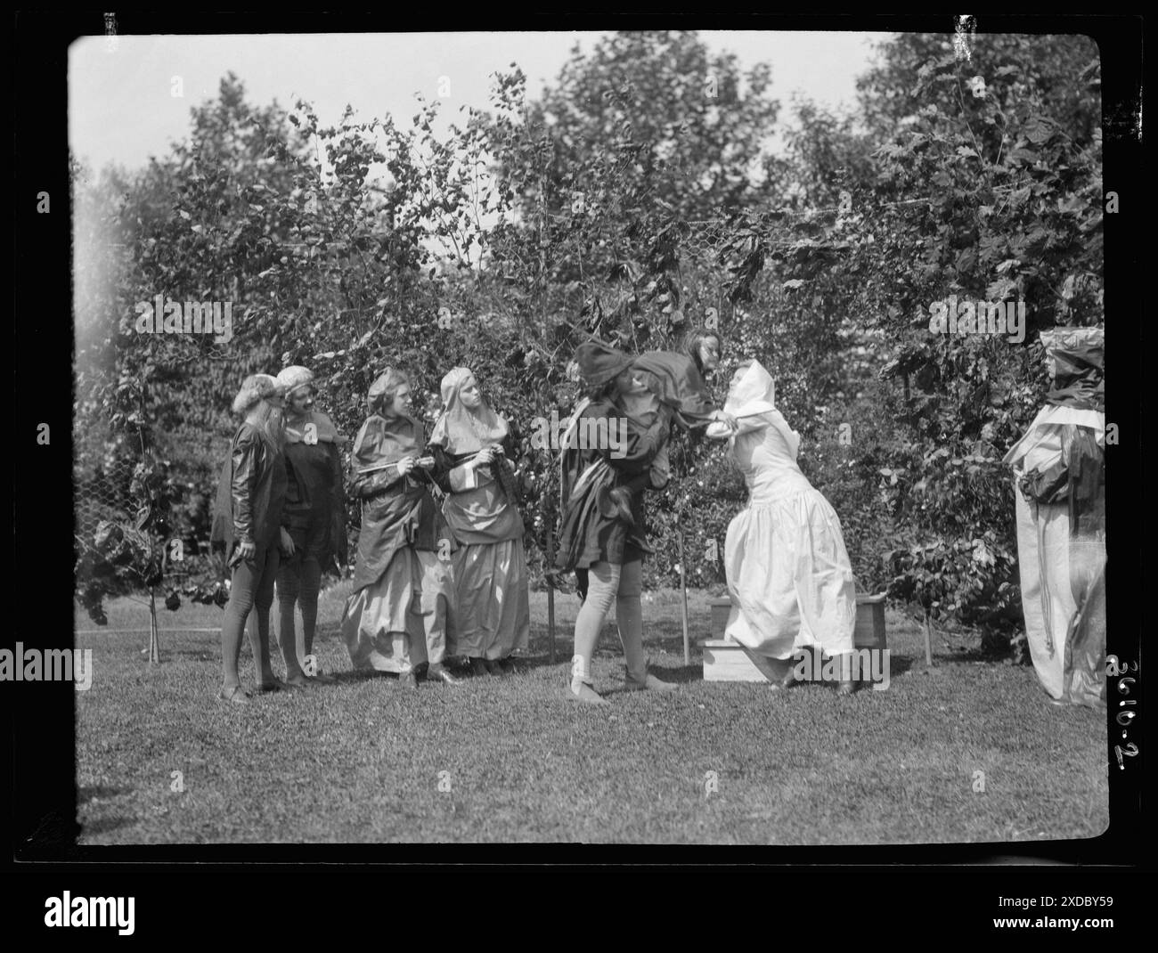 Représentation théâtrale au Dongan Hall. Collection de photographies Genthe. Banque D'Images