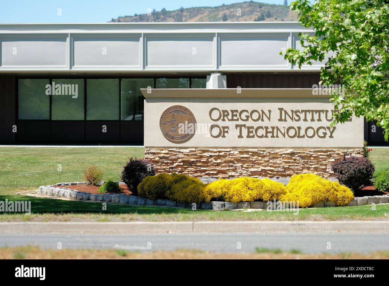 Signe au campus résidentiel principal de l'Oregon Institute of Technology à Klamath Falls, Oregon ; créé en 1947. Banque D'Images