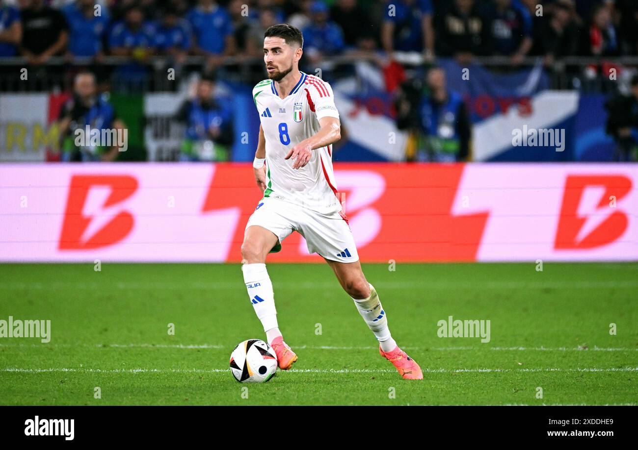 Fussball, Europameisterschaft, EURO 2024, Gruppe B, Veltins Arena Gelsenkirchen : Spanien - Italien 1:0 ; Jorginho (ITA). Aktion, Einzelbild. Banque D'Images