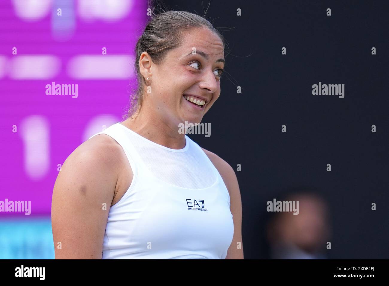 Elisabetta Cocciaretto en action contre Yulia Putintseva dans leur match de demi-finale en simple féminin, le huitième jour du Rothesay Classic à Edgbaston Priory Club, Birmingham. Date de la photo : samedi 22 juin 2024. Banque D'Images