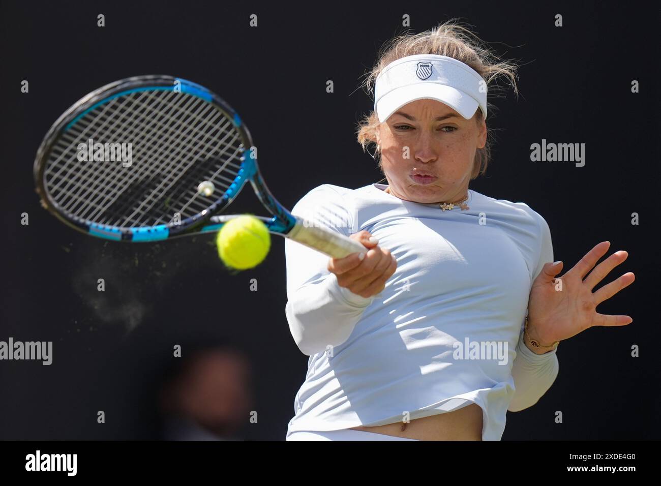 Yulia Putintseva en action contre Elisabetta Cocciaretto dans leur match de demi-finale en simple féminin, le huitième jour du Rothesay Classic à Edgbaston Priory Club, Birmingham. Date de la photo : samedi 22 juin 2024. Banque D'Images