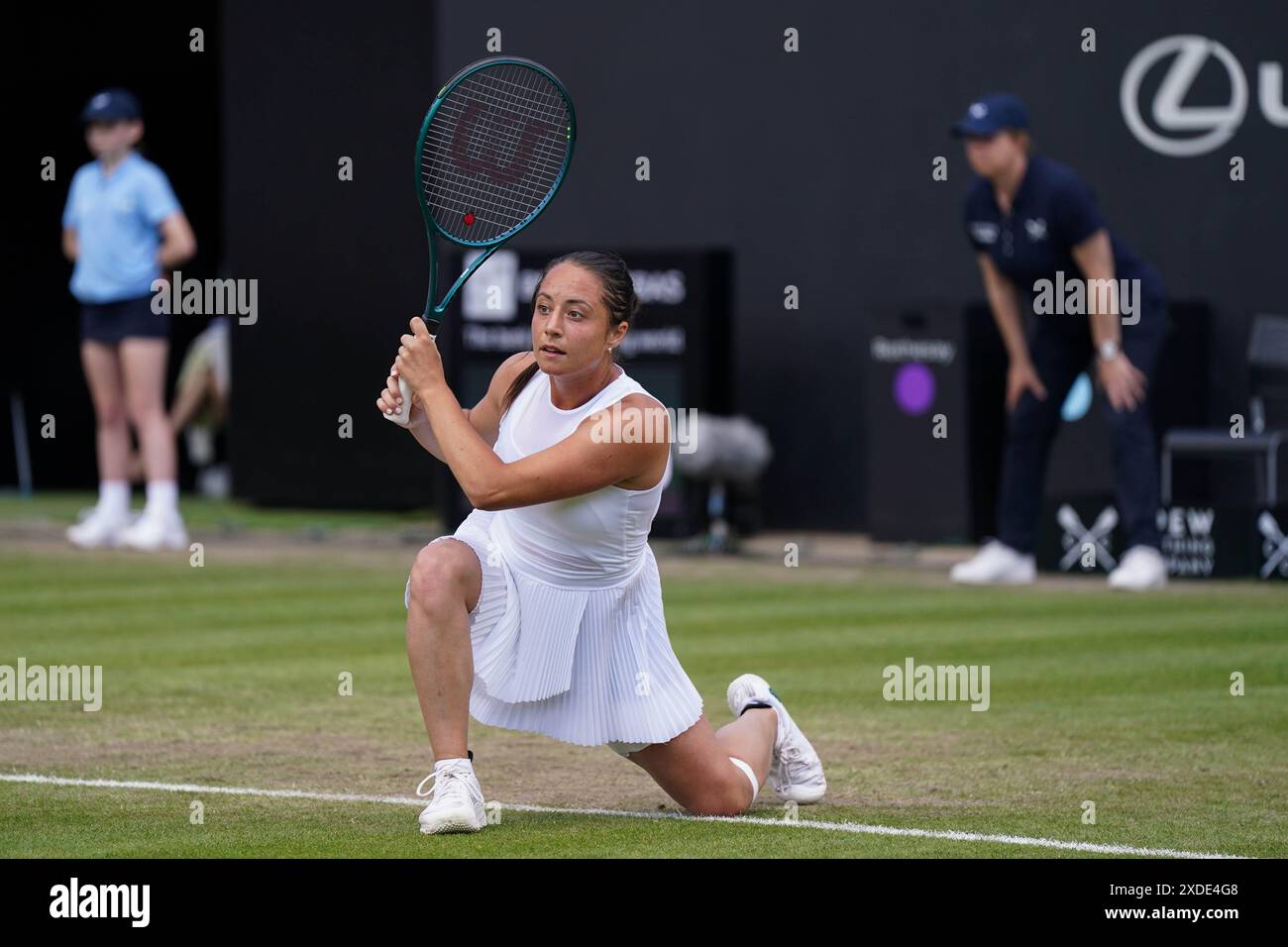 Elisabetta Cocciaretto en action contre Yulia Putintseva dans leur match de demi-finale en simple féminin, le huitième jour du Rothesay Classic à Edgbaston Priory Club, Birmingham. Date de la photo : samedi 22 juin 2024. Banque D'Images
