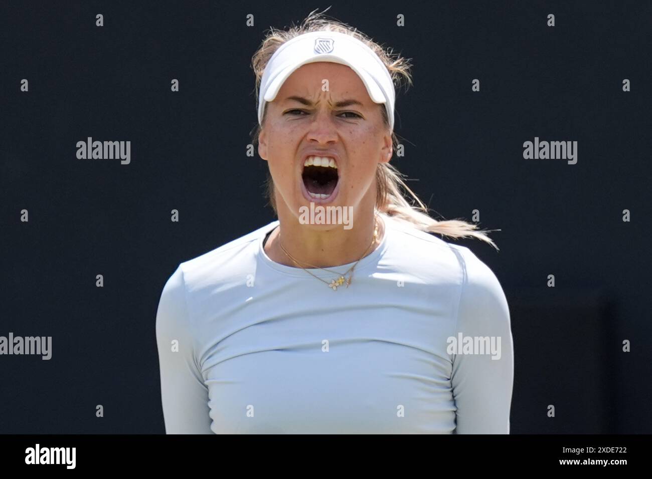Yulia Putintseva réagit après avoir battu Elisabetta Cocciaretto en demi-finale féminine, au huitième jour du Rothesay Classic à Edgbaston Priory Club, Birmingham. Date de la photo : samedi 22 juin 2024. Banque D'Images