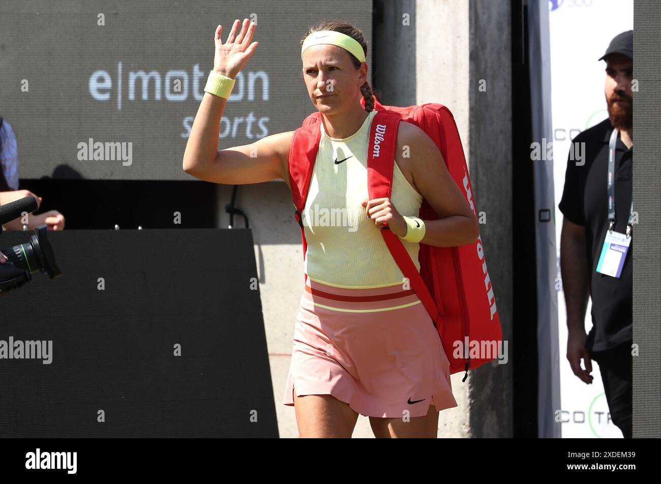 Berlin, Allemagne. 22 juin 2024. Tennis : WTA Tour, célibataires, femmes, demi-finales, Azarenka (Biélorussie) - Kalinskaya (Russie), stade Steffi Graf. Victoria Azarenka entre dans le stade. Crédit : Andreas Gora/dpa/Alamy Live News Banque D'Images