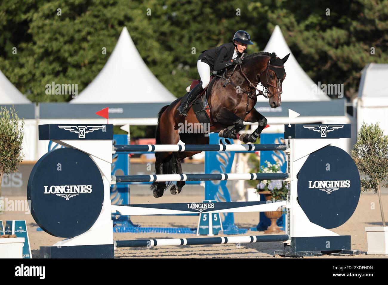 Nadja Peter Steiner de Suisse avec No-Comment de Septon lors du Longines Global Champions Tour Grand Prix de Paris au Longines Paris Eiffel Jumping le 22 juin 2024, Paris, France (photo par Maxime David - MXIMD Pictures) Banque D'Images