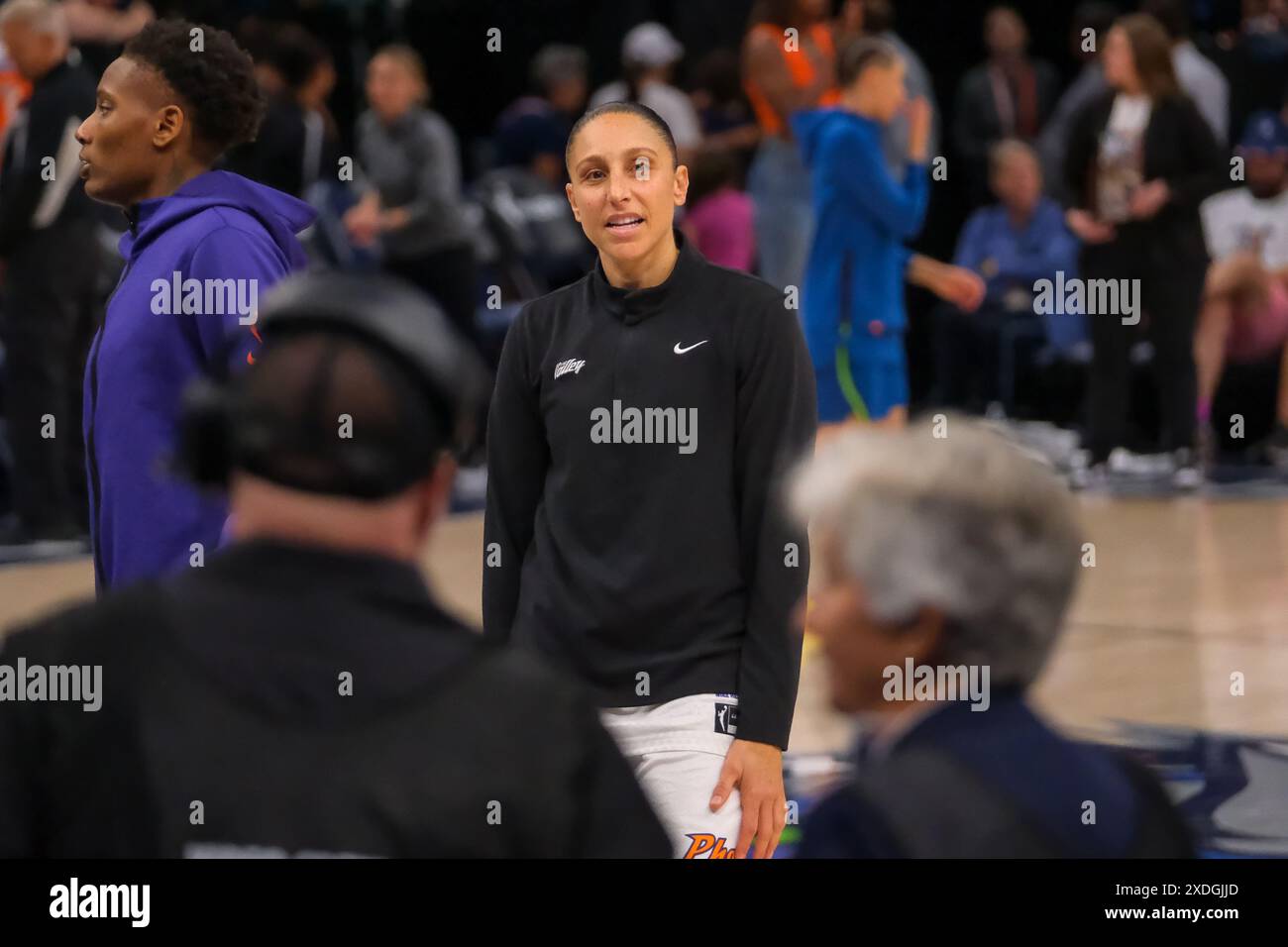 22 juin 2024, Minneapolis, Minnesota, États-Unis : DIANA TAURASI, GARDIENNE #3 de Phoenix Mercury, regarde pendant la mi-temps à un match WNBA entre les Lynx du Minnesota et les Mercury de Phoenix au Target Center, le Lynx a gagné 73-60. (Crédit image : © Steven Garcia/ZUMA Press Wire) USAGE ÉDITORIAL SEULEMENT! Non destiné à UN USAGE commercial ! Banque D'Images