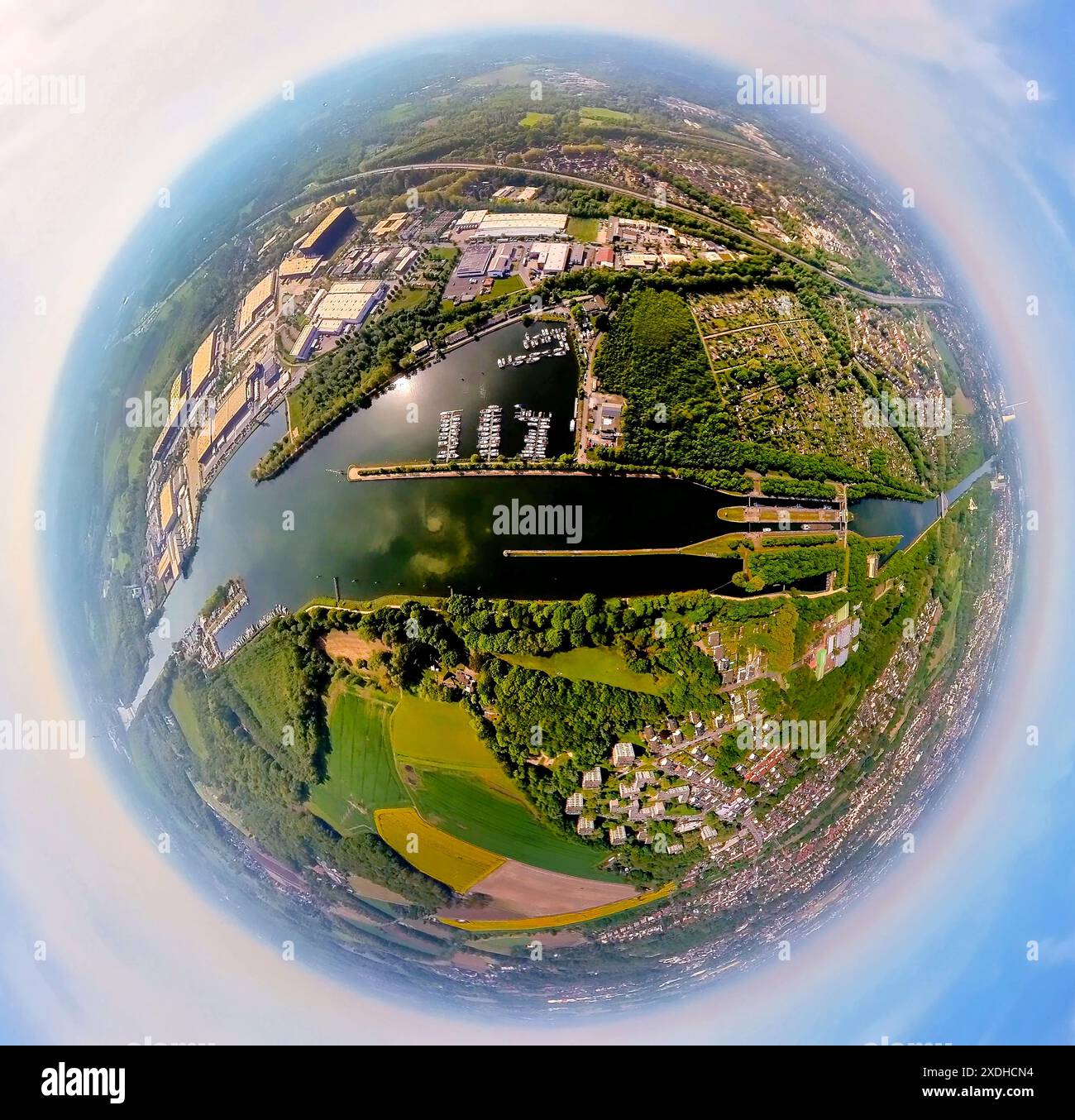 Vue aérienne, écluse Herne-Ost sur le canal Rhin-Herne, mer d'Herne avec port de plaisance pour bateaux de sport, association de jardins d'allotissement KGV Herne Horsthausen et K Banque D'Images
