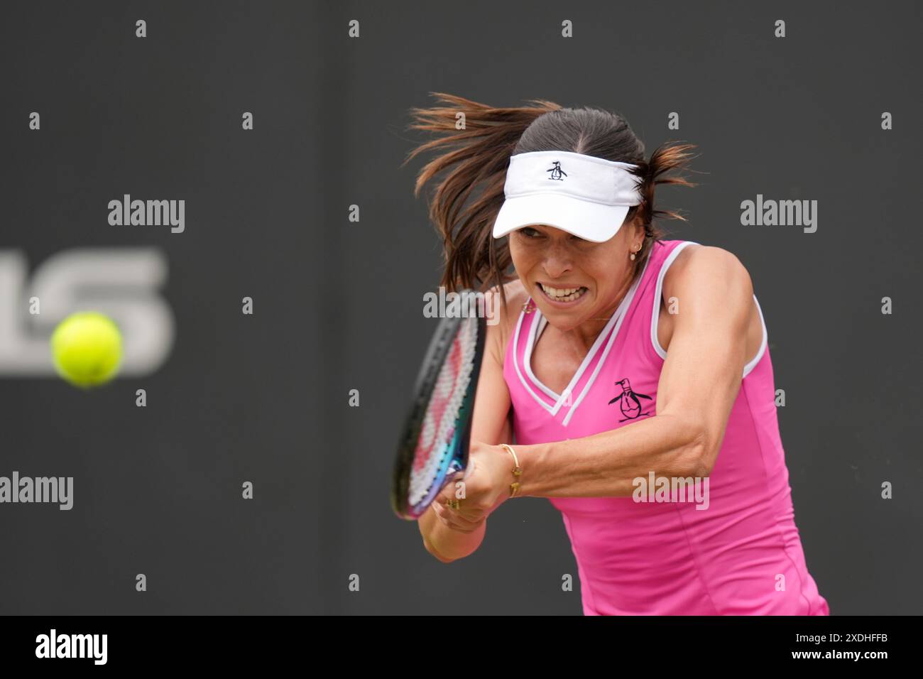 Ajla Tomljanovic en action contre Yulia Putintseva lors de la finale féminine en simple au neuvième jour du Rothesay Classic à Edgbaston Priory Club, Birmingham. Date de la photo : dimanche 23 juin 2024. Banque D'Images