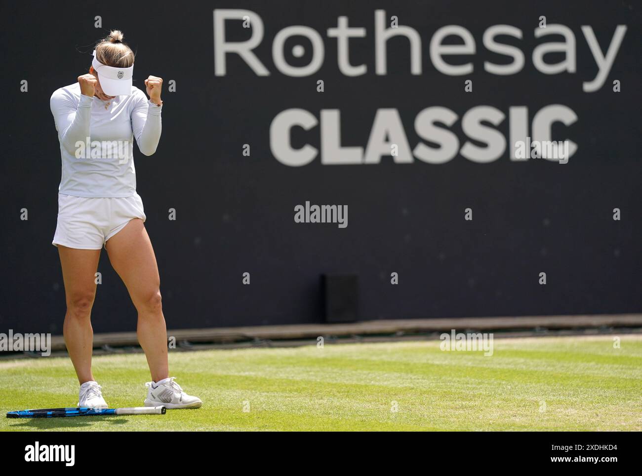Yulia Putintseva célèbre sa victoire contre Ajla Tomljanovic en finale féminine en simple au neuvième jour du Rothesay Classic à Edgbaston Priory Club, Birmingham. Date de la photo : dimanche 23 juin 2024. Banque D'Images