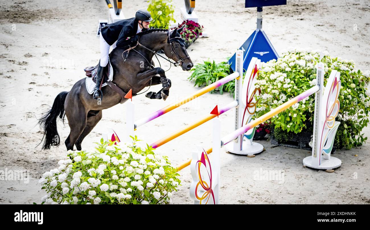 ROTTERDAM - Michael Greeve en action lors du grand prix à Denver lors du CHIO Rotterdam. L’épreuve équestre se déroule pour la 75ème fois dans le Kralingse Bos de Rotterdam. ANP ROBIN UTRECHT Banque D'Images
