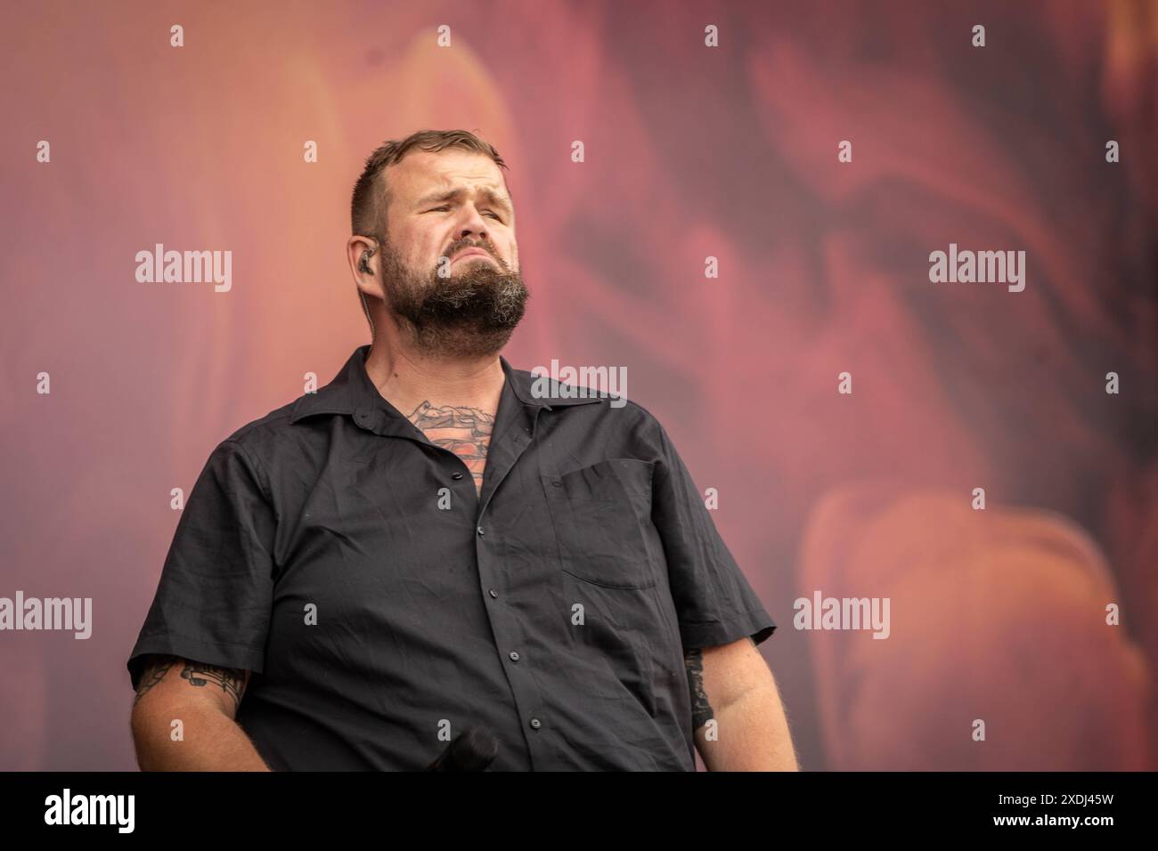 Auftritt der Band Feine Sahne Fischfilet mit Sänger Jan Monchi GorkowHurricane-Musikfestival 2024 à Scheeßel, Nidersachsen, Scheeßel Niedersachsen Deutschland Festivalgelände *** performance du groupe Feine Sahne Fischfilet avec le chanteur Jan Monchi Gorkow Hurricane Music Festival 2024 à Scheeßel, basse-Saxe, Scheeßel Lower Saxe Allemagne Festival Banque D'Images