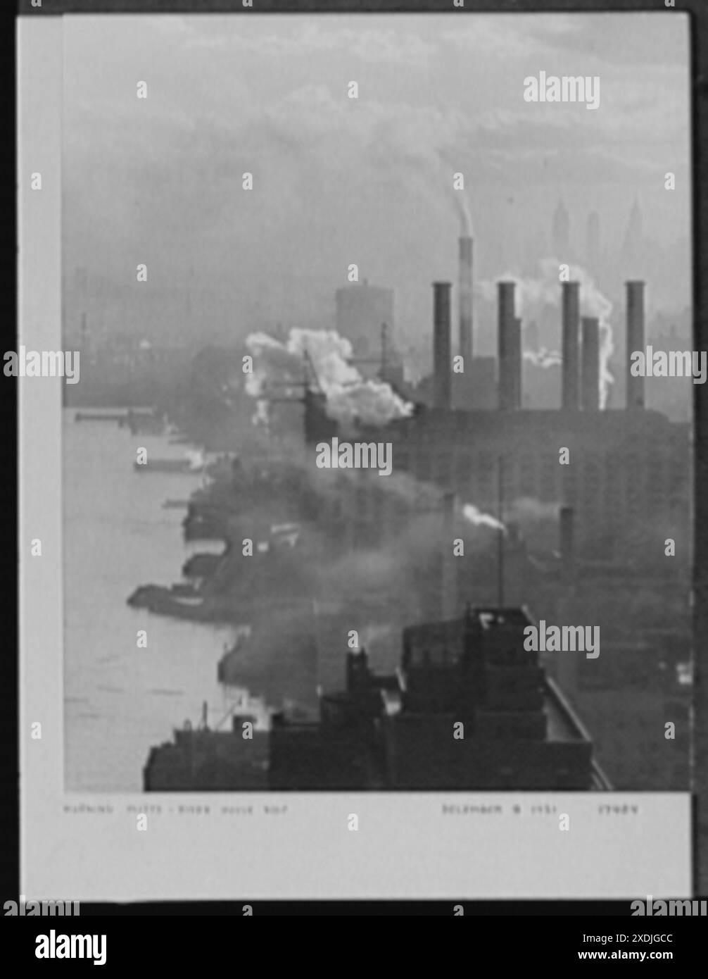 Soixante et onze ans, ou, ma vie avec la photographie. Brumes du matin, toit de River House, Dec. 8, 1931 , brumes du matin, toit de River House. Ma vie avec la photographie.. Collection Gottscho-Schleisner Banque D'Images