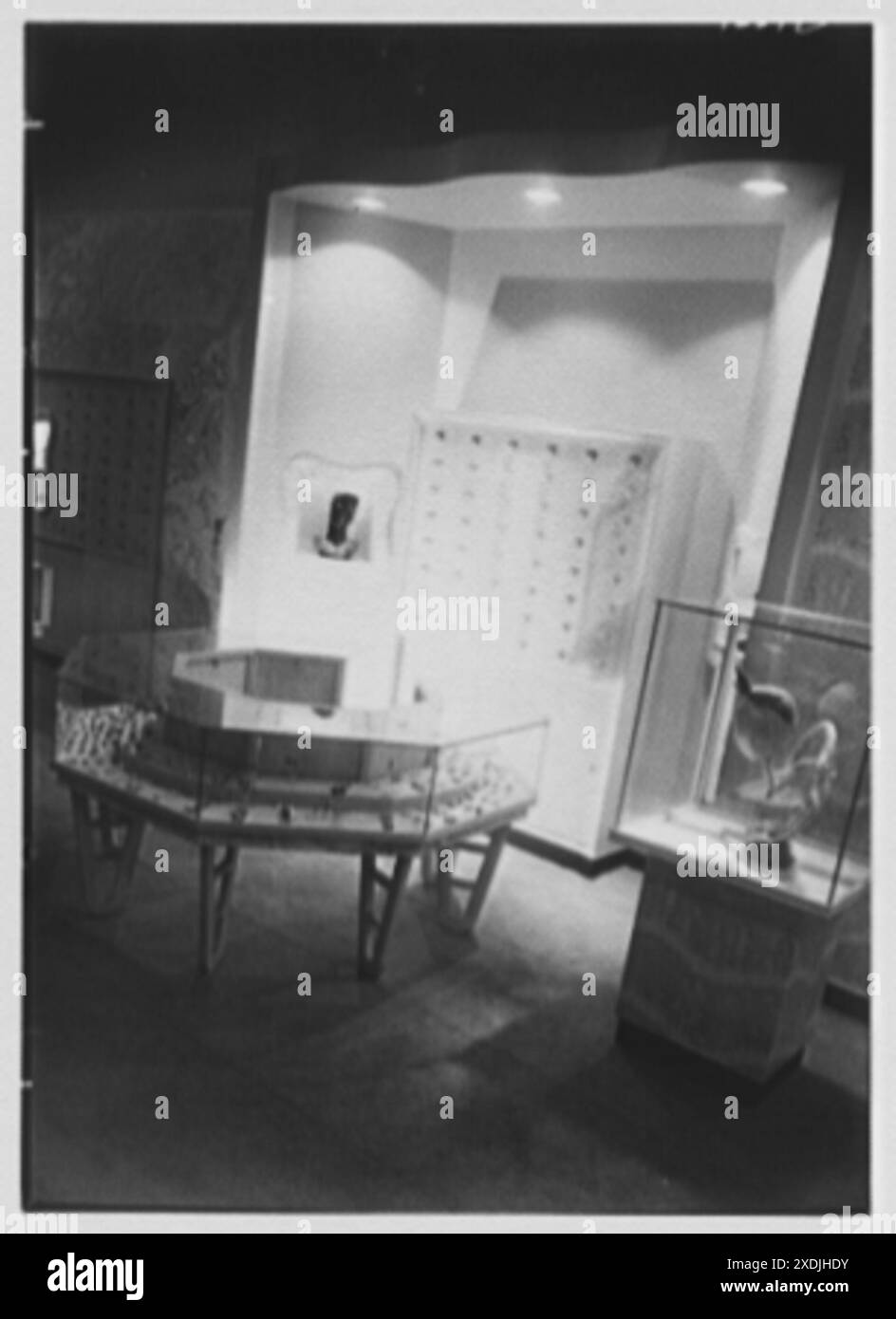 Balch Price, affaires à Brooklyn, New York. Bijoux, obliques. Collection Gottscho-Schleisner Banque D'Images