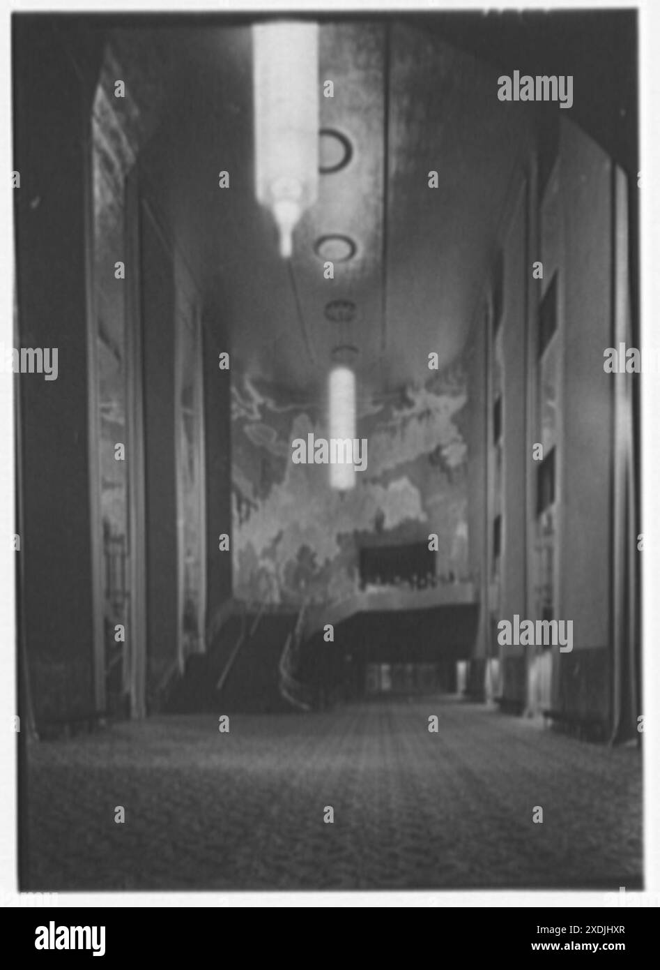 International Music Hall, Radio City, New York, New York. Foyer, à la peinture I. Collection Gottscho-Schleisner Banque D'Images