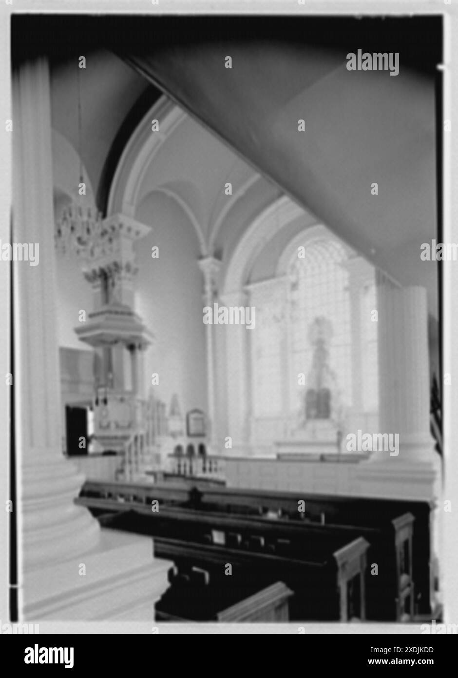 Paul's Chapel, Broadway & Fulton réunis, New York. Chancel & Pulpit, vue latérale. Collection Gottscho-Schleisner Banque D'Images