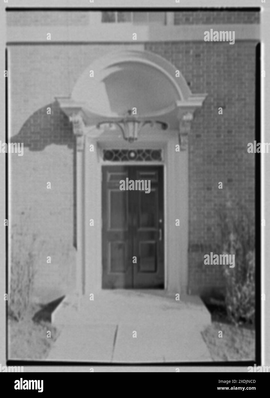 Silliman College, Yale University, New Haven, Connecticut. Détail entrée « l ». Collection Gottscho-Schleisner Banque D'Images