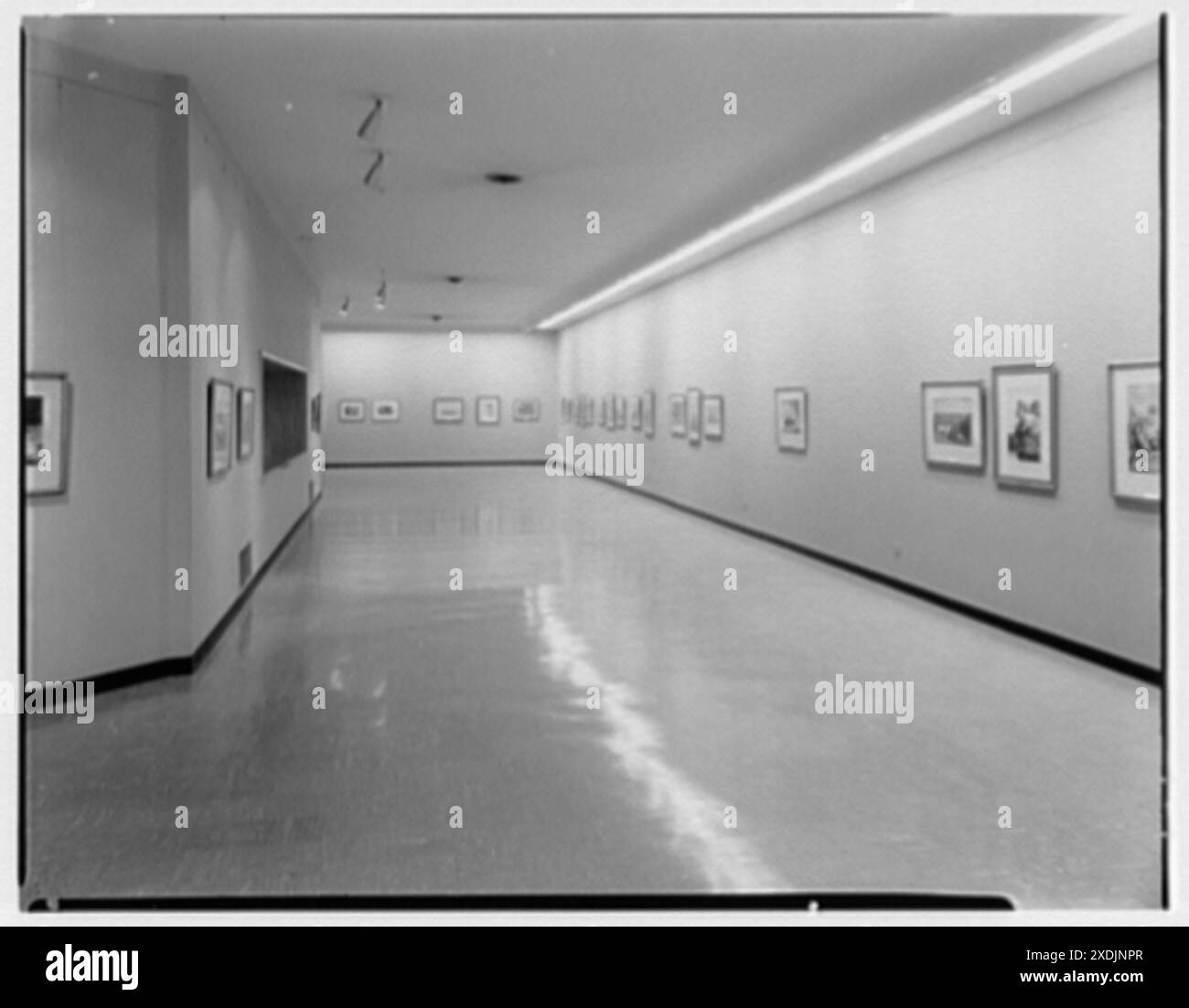 Brooklyn Museum, Grand Army Plaza, Brooklyn, New York. Longue galerie. Collection Gottscho-Schleisner Banque D'Images