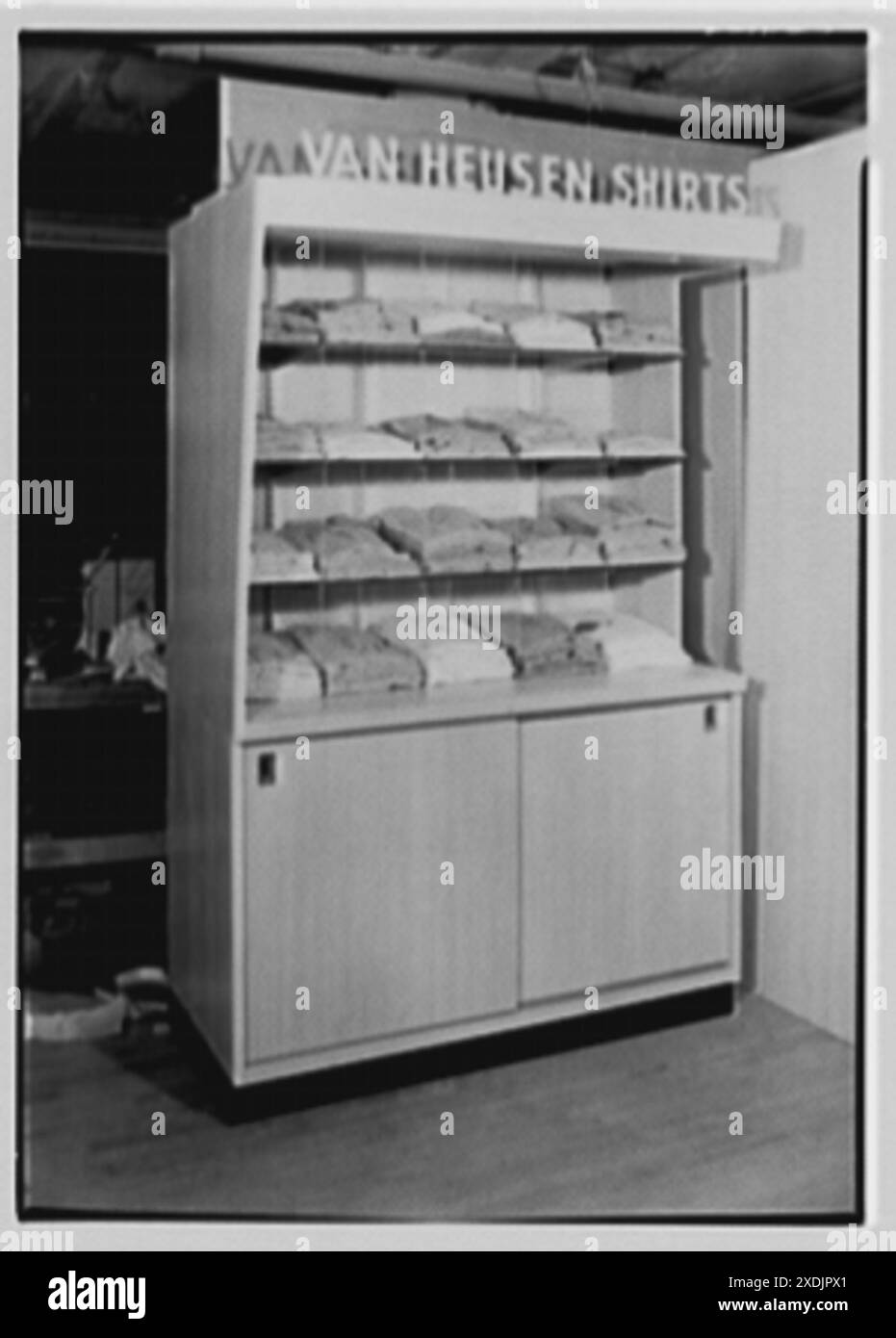 Phillips-Jones pour Van Heusen. Présentoirs XXIII. Collection Gottscho-Schleisner Banque D'Images