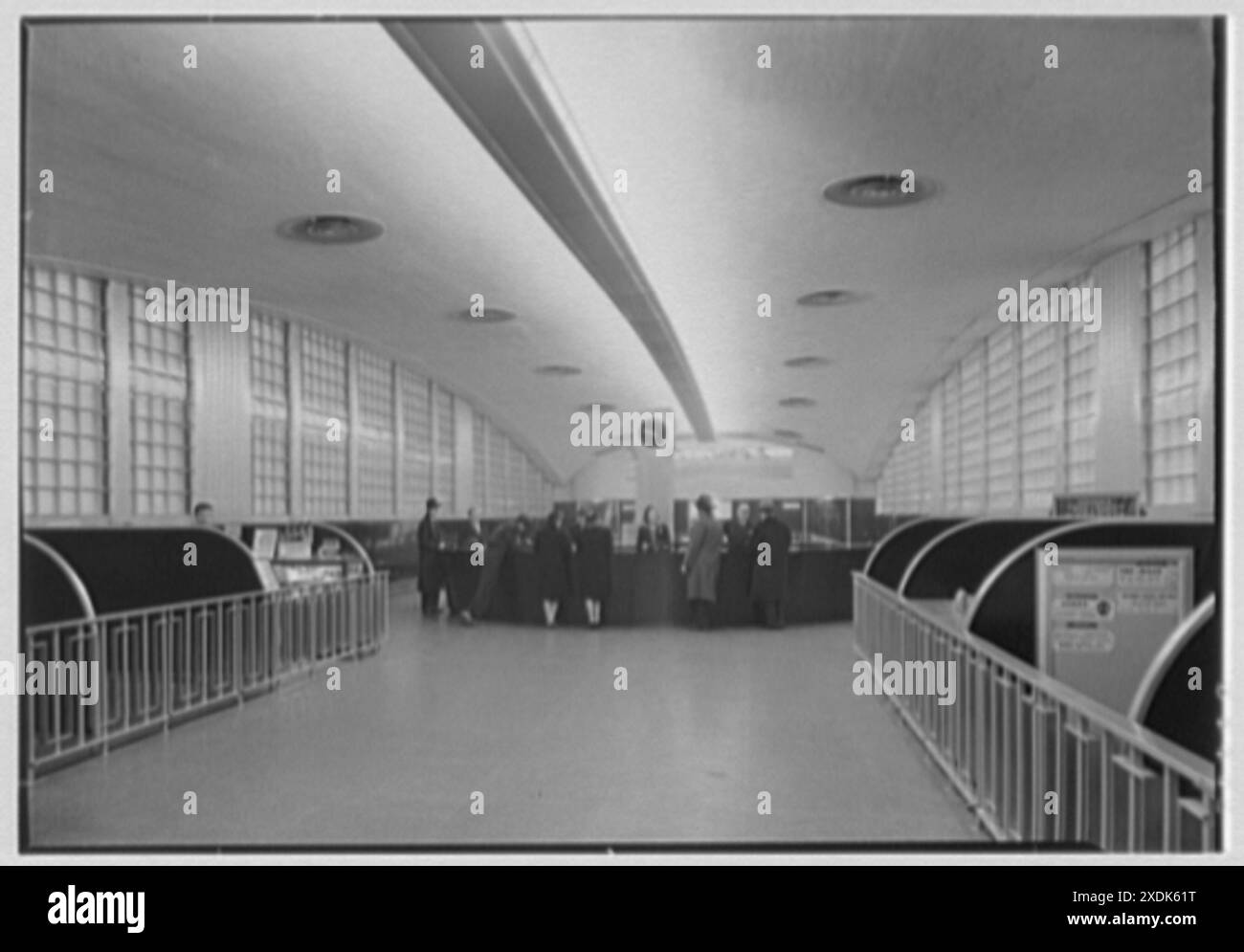 Bureau d'information de la ville de New York. Intérieur vers arrière. Collection Gottscho-Schleisner Banque D'Images