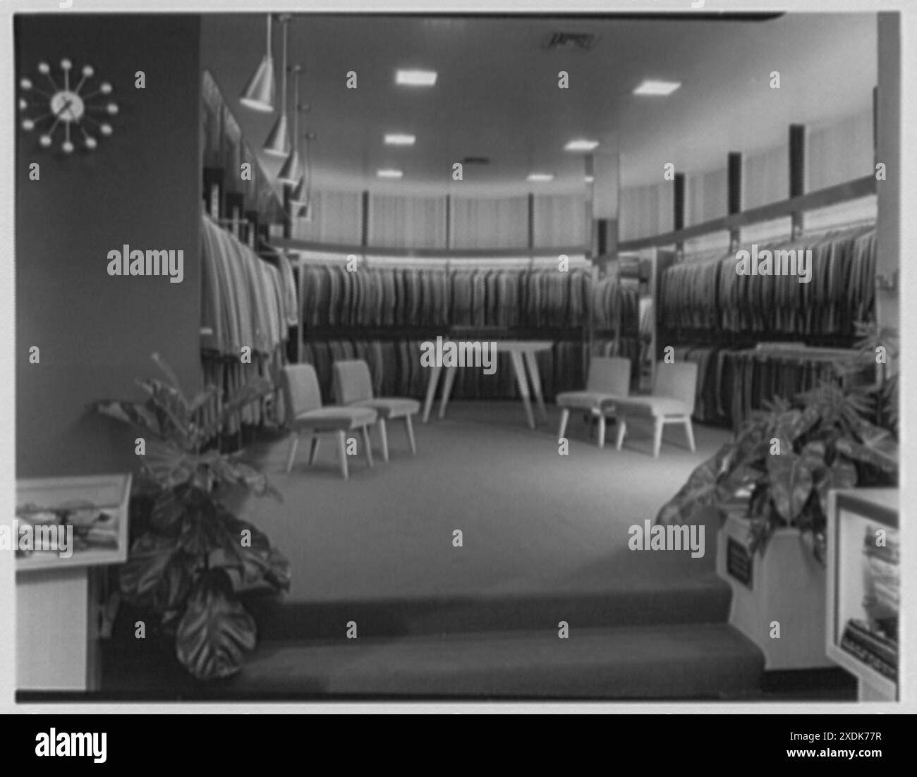 Manhattan, affaires à Cumberland, Maryland. Rayon vêtements, du centre. Collection Gottscho-Schleisner Banque D'Images