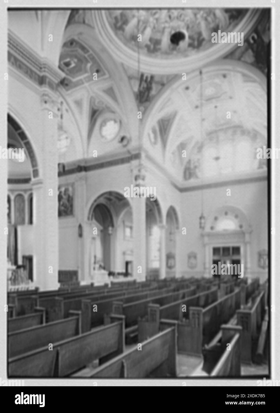 Martin de Tours Church, 1288 Hancock réunis, Brooklyn, New York. Intérieur III. Collection Gottscho-Schleisner Banque D'Images