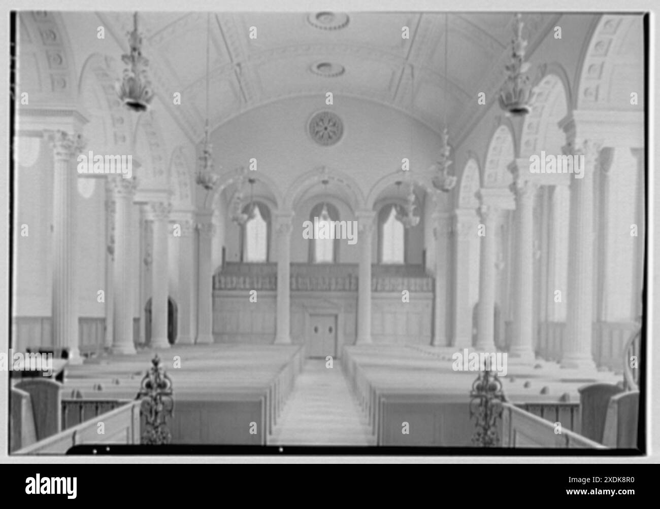 Église presbytérienne Brick, 91e et Park Ave., New York. Axe, du choeur, au balcon. Collection Gottscho-Schleisner Banque D'Images