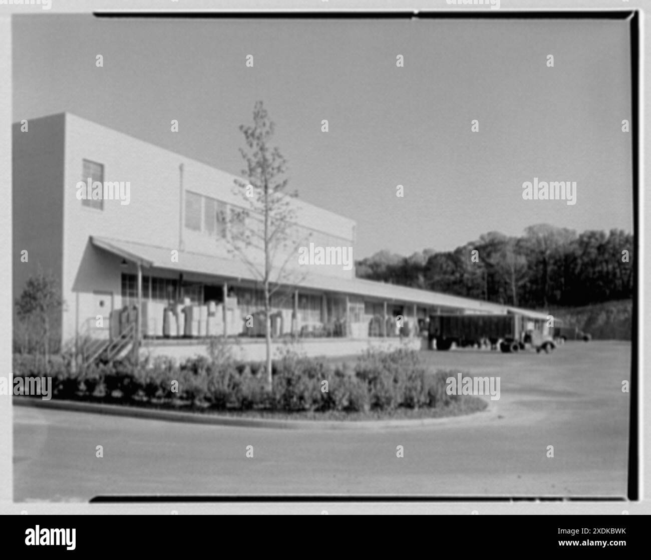 Helena Rubinstein, Inc., Roslyn, long Island. Extrémité d'expédition, pointue. Collection Gottscho-Schleisner Banque D'Images