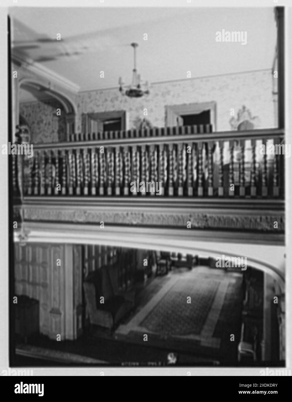 M.R.M. et M.R.M. Andrew Johnston, résidence au 16 Portland PL., Saint Louis, Missouri. Hall supérieur. Collection Gottscho-Schleisner Banque D'Images