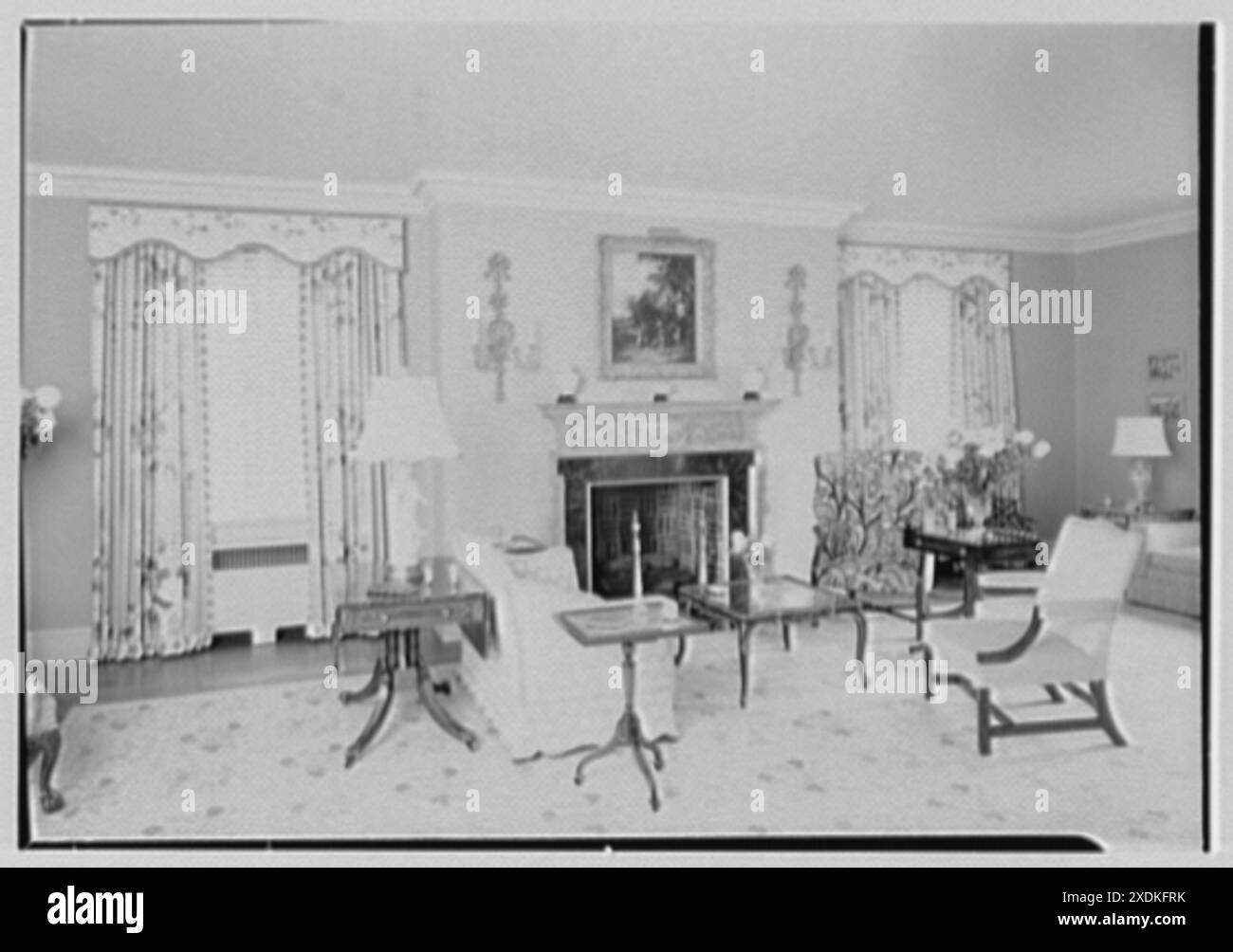 Frank J. Pagliaro, résidence sur Crow Hill Rd, Mount Kisco, New York. Salon, à la cheminée I. Gottscho-Schleisner Collection Banque D'Images