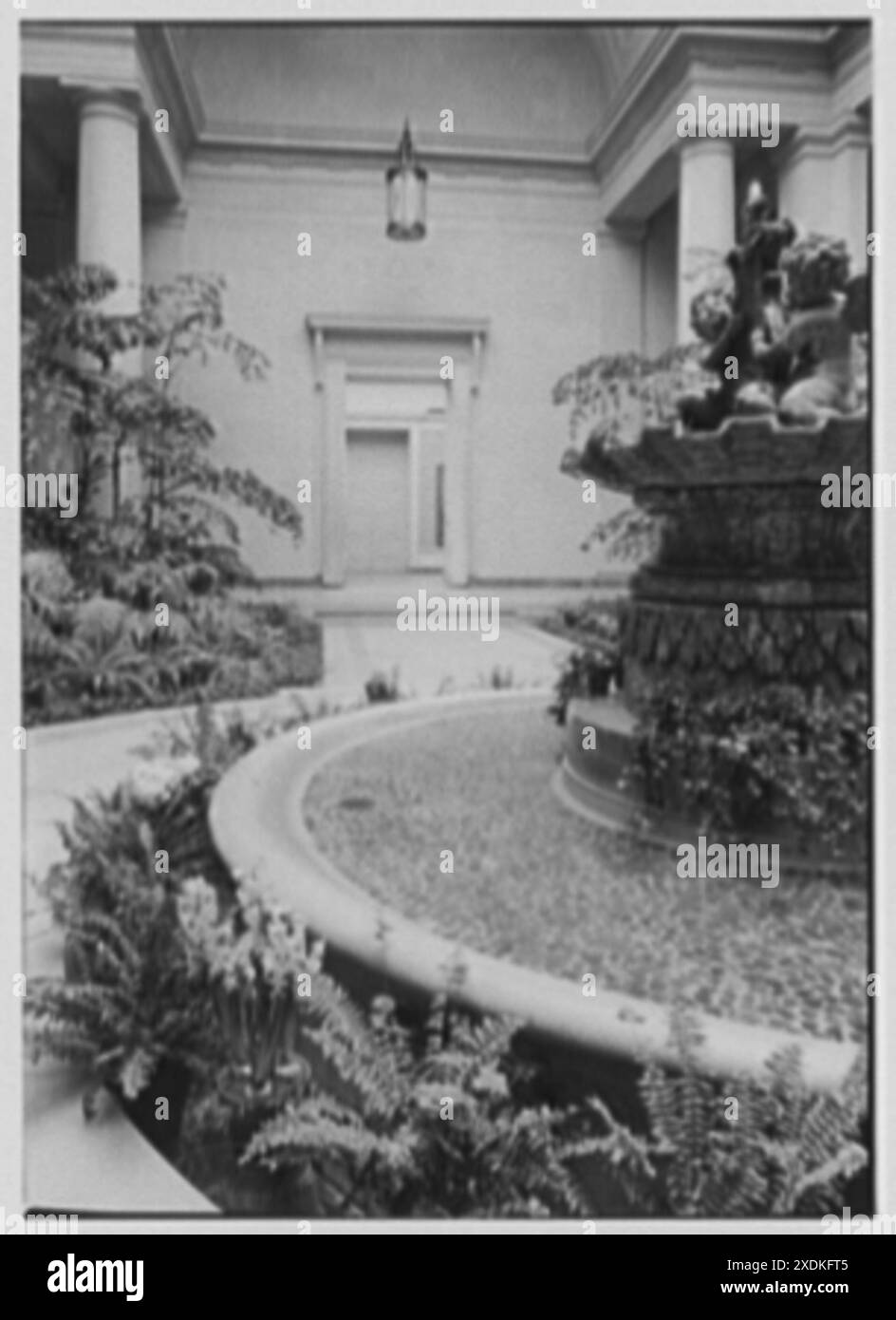 National Gallery of Art, Washington, D.C. East Garden court IV. Gottscho-Schleisner Collection Banque D'Images