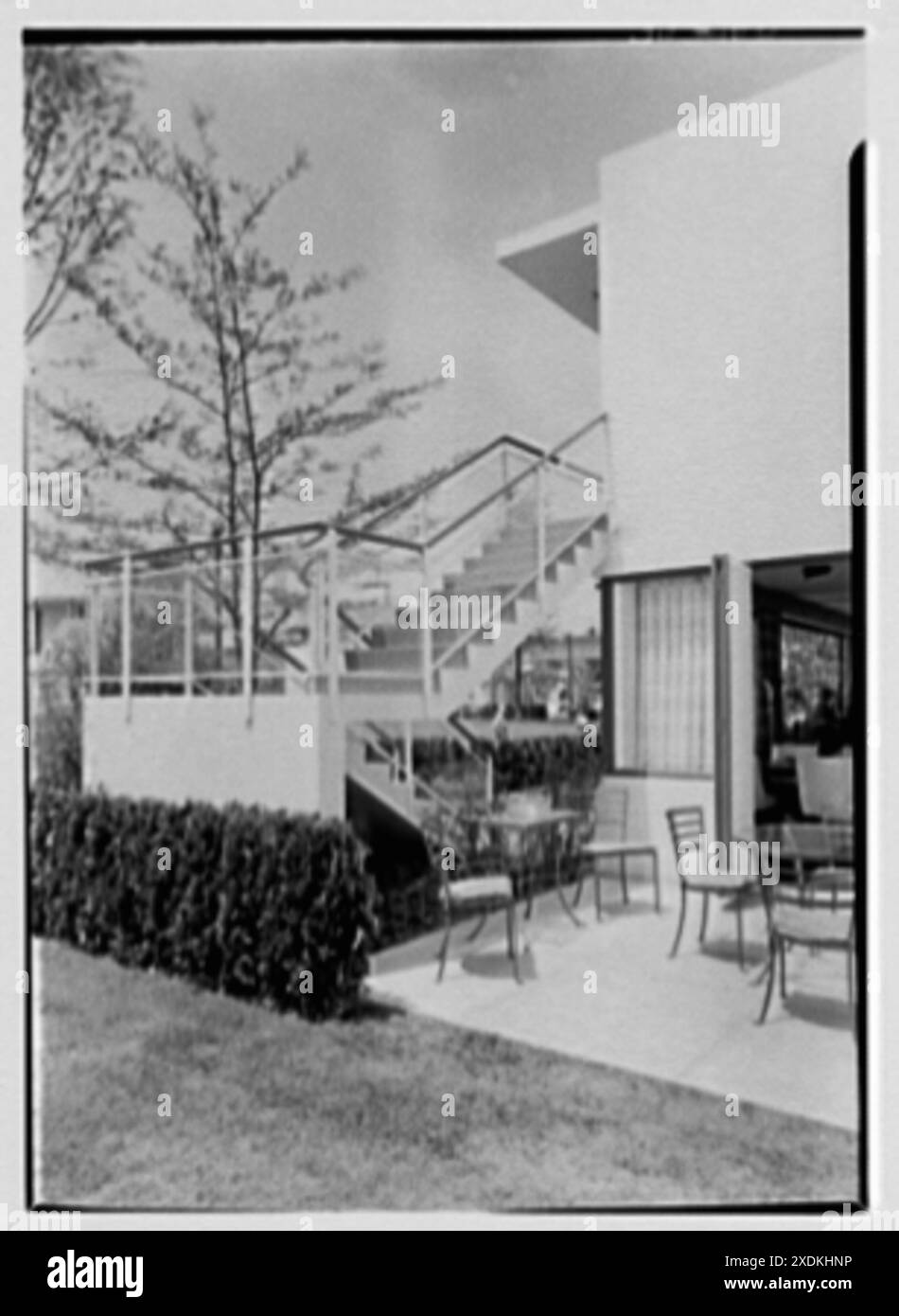 Exposition universelle, House of Glass No. 4. Escalier extérieur. Collection Gottscho-Schleisner Banque D'Images