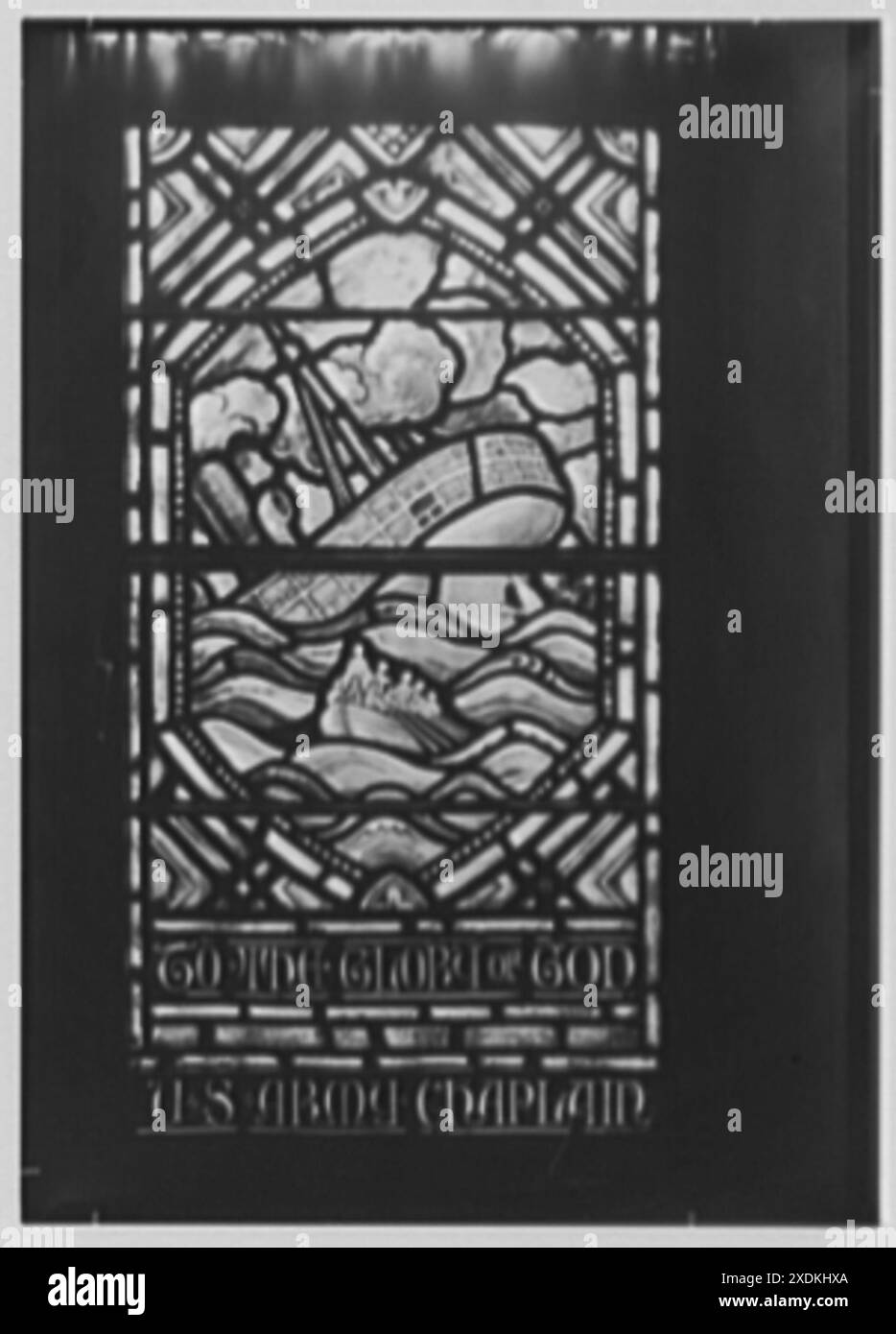 Church of, Stephen, Laurel and Kearny Aves., Arlington, New Jersey. Détail fenêtre rose. Collection Gottscho-Schleisner Banque D'Images