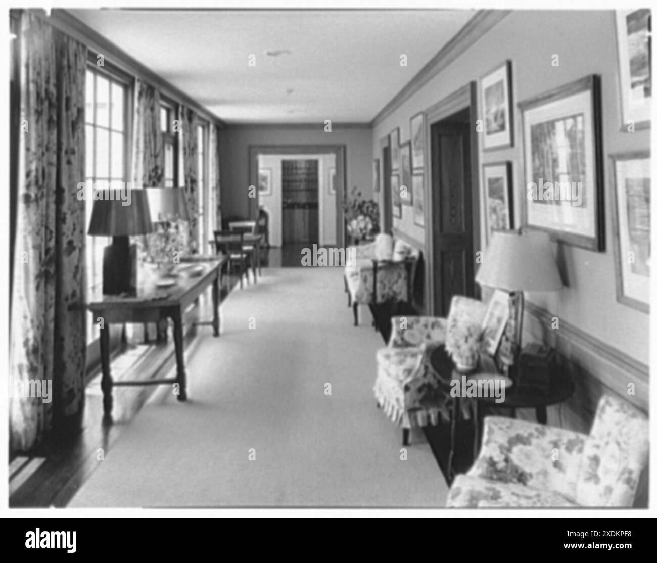 Mr. et Mrs. Hugh Chatham, résidence à Elkin, Caroline du Nord. Galerie. Collection Gottscho-Schleisner Banque D'Images