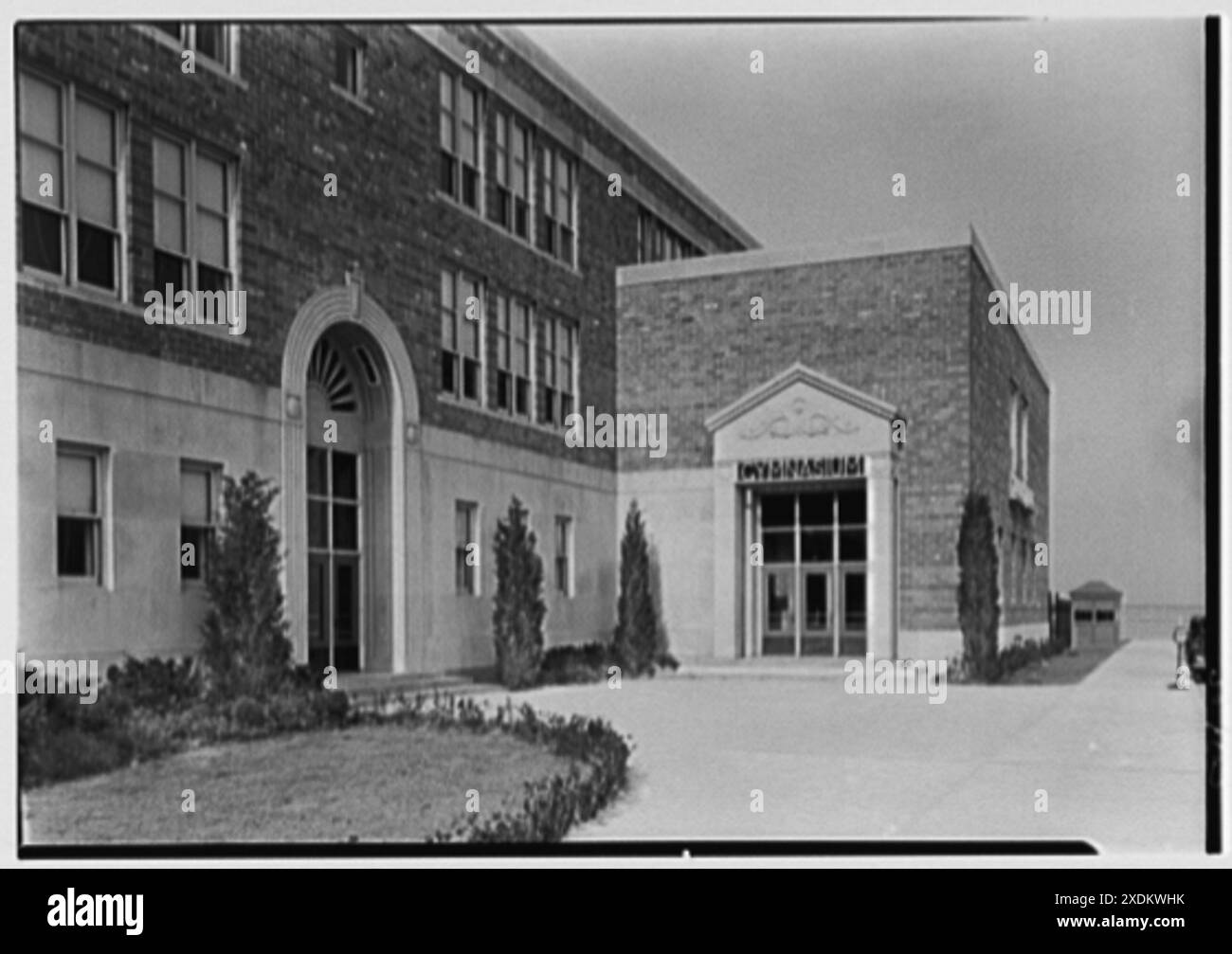 Lycée junior de long Beach, long Beach, long Island. Deux entrées. Collection Gottscho-Schleisner Banque D'Images