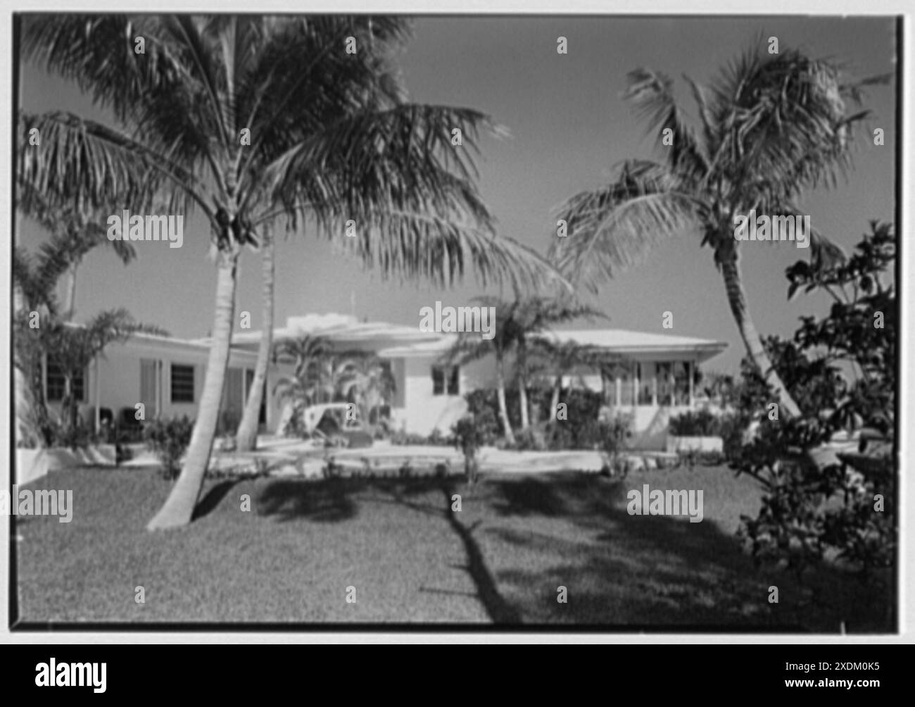 J.A. Garfield, résidence au 642 N.E. 96e, Miami Shores, Floride. Patio I. Collection Gottscho-Schleisner Banque D'Images