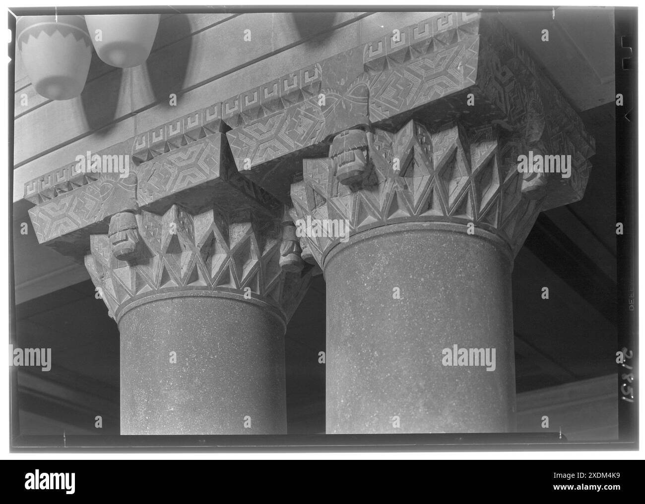 Nebraska State Capitol, Lincoln, Nebraska. Chapeaux de colonne de chambre du Sénat. Collection Gottscho-Schleisner Banque D'Images