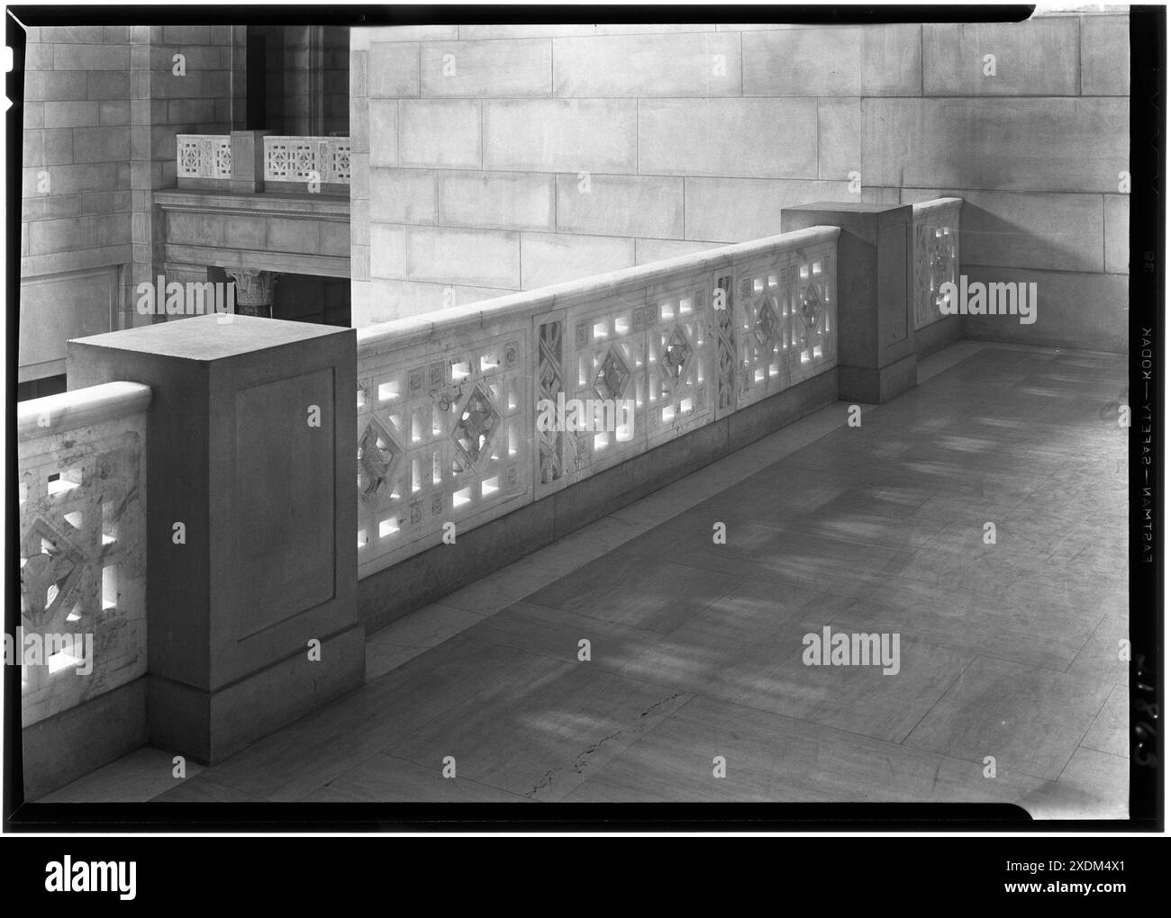 Nebraska State Capitol, Lincoln, Nebraska. Rotonde, rail onyx, contre. Collection Gottscho-Schleisner Banque D'Images
