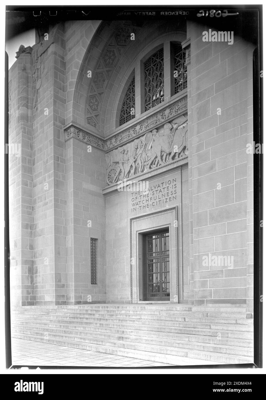 Nebraska State Capitol, Lincoln, Nebraska. Entrée principale, pointue. Collection Gottscho-Schleisner Banque D'Images Nebraska State Capitol, Lincoln, Nebraska. Entrée principale, pointue. Collection Gottscho-Schleisner Banque D'Images