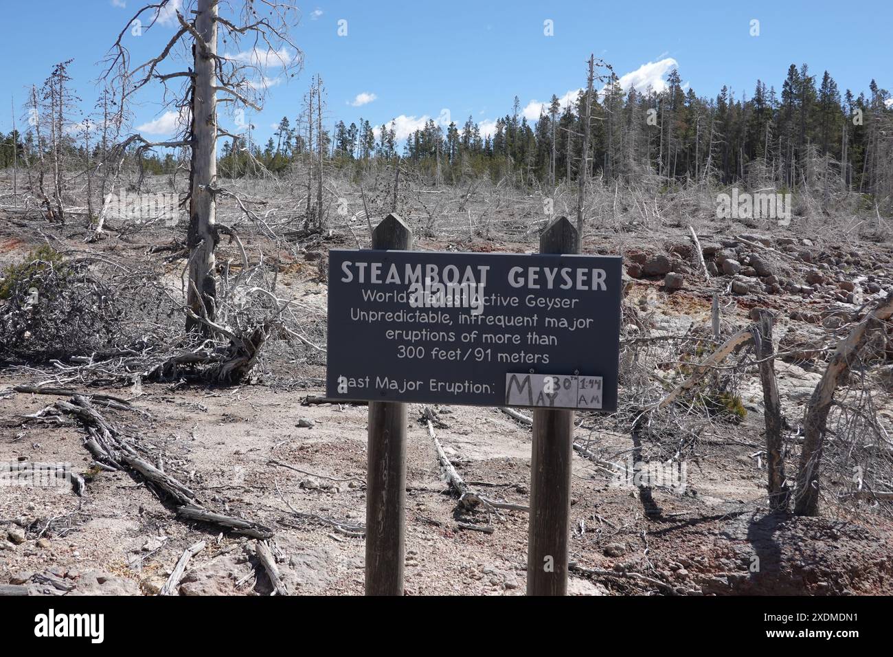 Dernière éruption majeure panneau au Steamboat Geyser dans le bassin Norris geyser, parc national de Yellowstone, Wyoming, États-Unis Banque D'Images