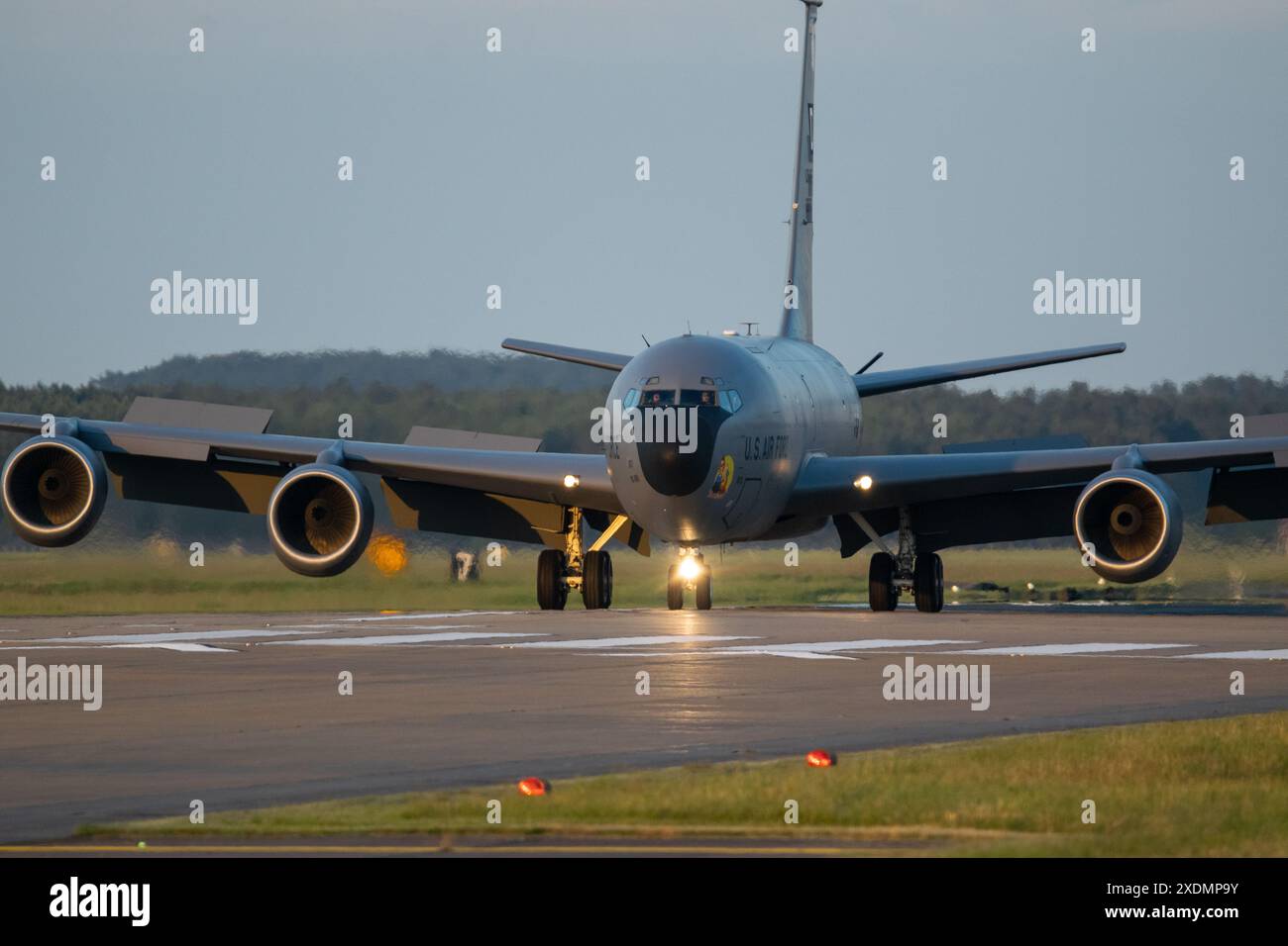 63-8878 - USAF Boeing KC-135 Stratotanker taxiing à RAF Mildenhall, Suffolk, Royaume-Uni Banque D'Images