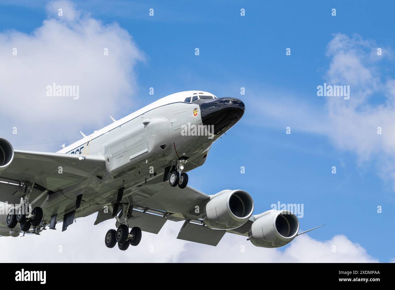 64-4841 - le Boeing RC-135V de l'USAF débarque à RAF Mildenhall, Suffolk, Royaume-Uni Banque D'Images